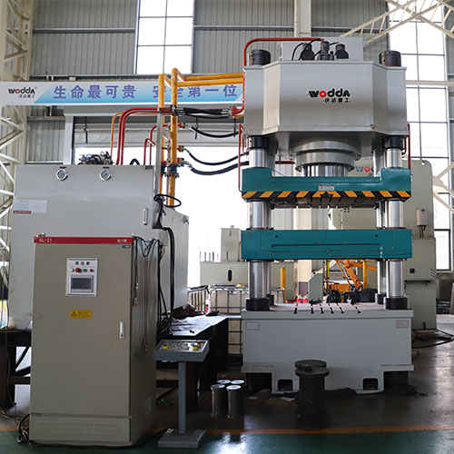 800噸牛羊舔磚(zhuan)液壓機_20公斤鹽(yán)磚液壓機