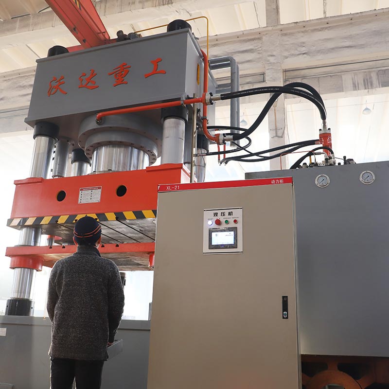 1250噸四(sì)梁四柱(zhu)液壓機(jī)價格 1250噸(dūn)四梁四(sì)柱液壓(yā)機價格(gé)