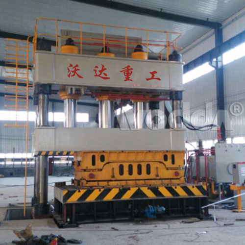 2000噸汽車钣金(jīn)拉伸成型液(ye)壓機-四柱液(ye)壓機