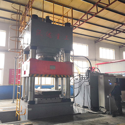 2000噸汽(qi)車離合(hé)器外殼(ké)拉伸液(ye)壓機